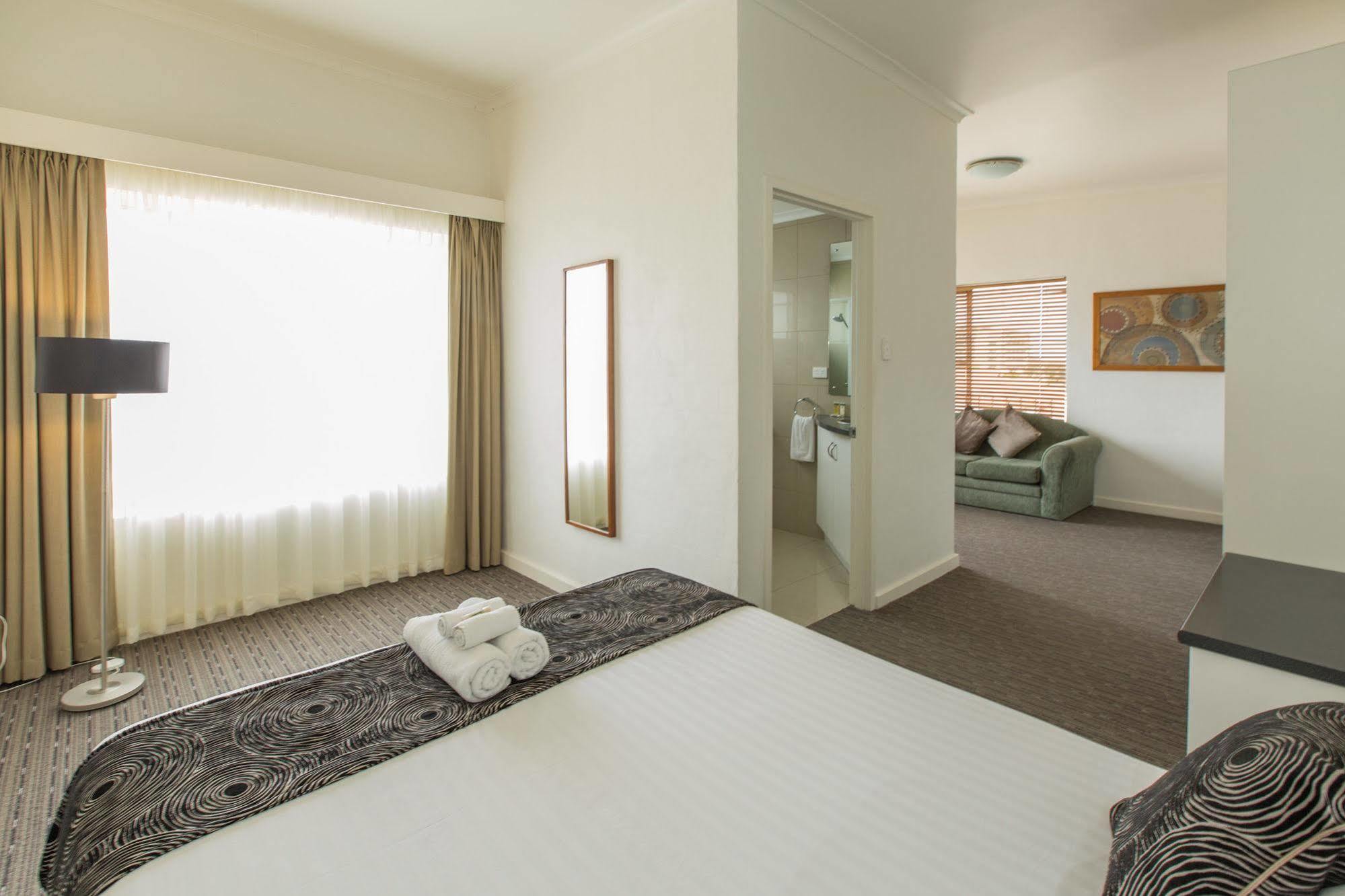 Bay 10 - Suites And Apartments Port Lincoln Exterior photo
