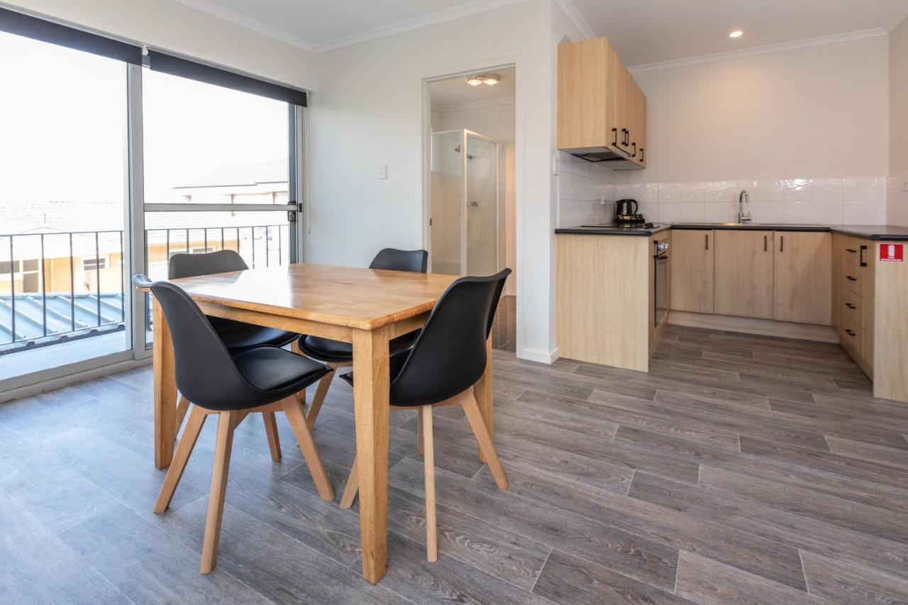 Bay 10 - Suites And Apartments Port Lincoln Exterior photo